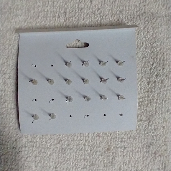 Top&top pastel collection partial card of post earrings - Picture 2 of 2